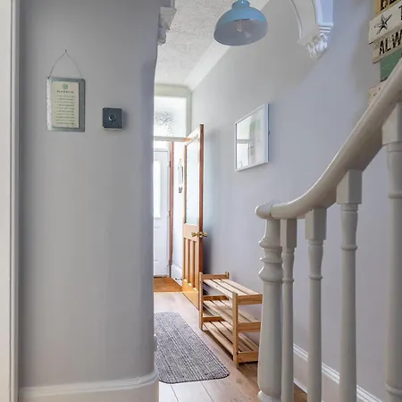 בית נופש Rovers' Retreat George Street *