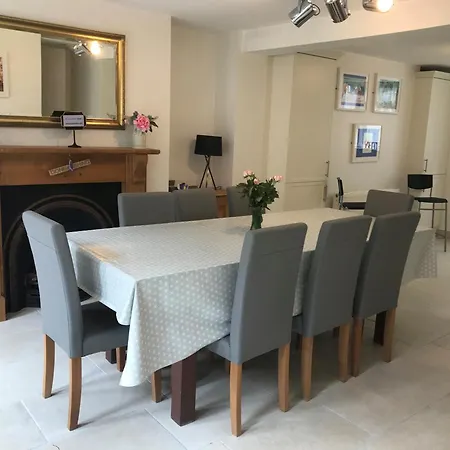 בית נופש Rovers' Retreat George Street וויטבי